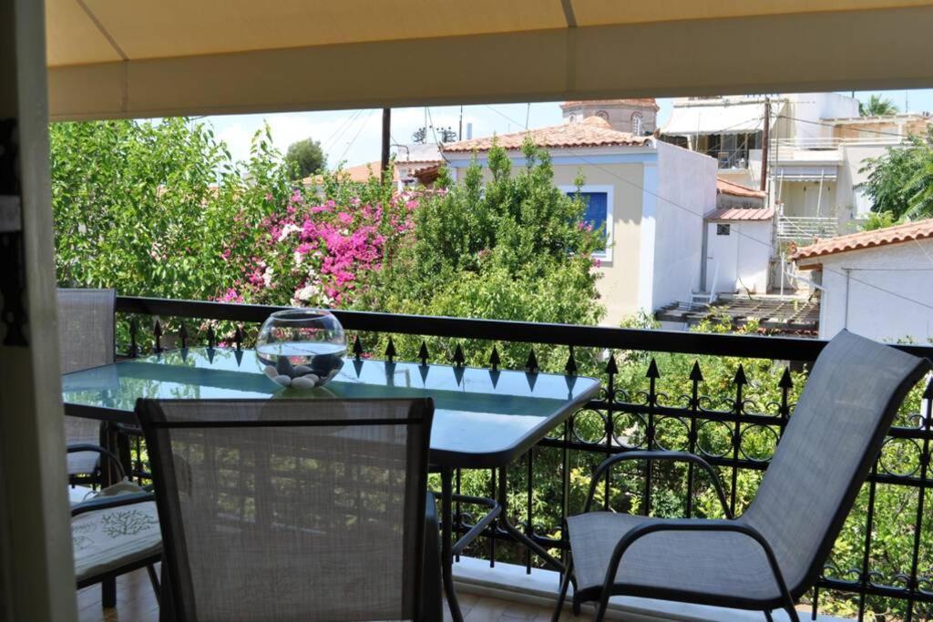 Κέντρο Αίγινα Ήσυχη Κατοικία90Τμ Δίπλα Στη Θάλασσα Exterior foto